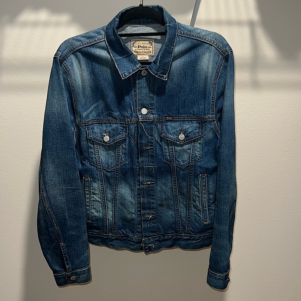 Polo Ralph lauren Men’s Denim jacket with bear logo on the back. SZ (M)